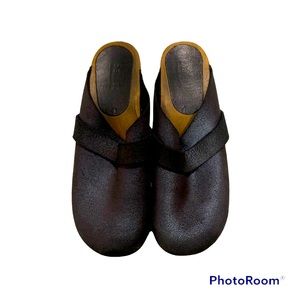 Sanita Black Iridescent Leather and Wood Clogs